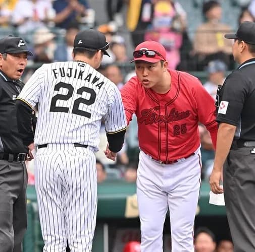 広島・新井監督、藤川監督とのメンバー表交換に初言及　行動理由を説明「チームを預かる者として腹に据えかねるものがあった」「心配した方には申し訳ない」