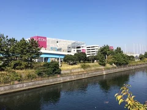 【悲報】イオン「田舎に出店します」カッペ「やったー！」イオン「駐車場は1km離れた場所に作ります」