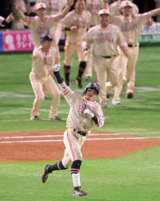 満身創痍SBサヨナラ勝ちで5カード連続勝ち越しwwwwwwwww