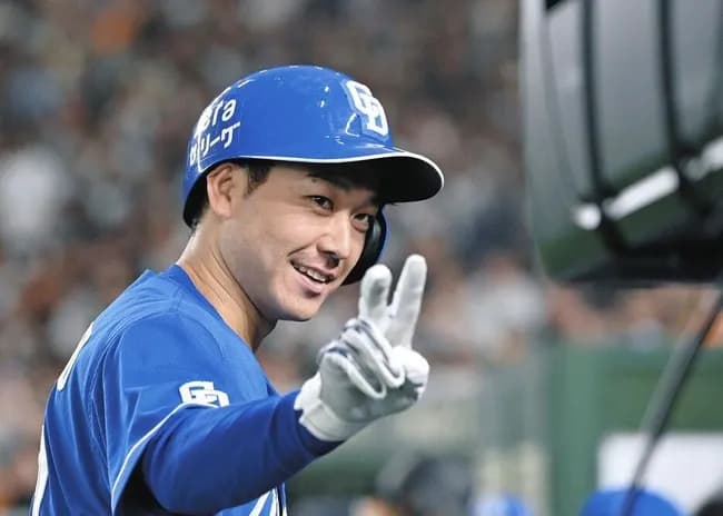 中日スポーツ「現DeNAの遊撃選手と石川昂弥と木下拓哉」