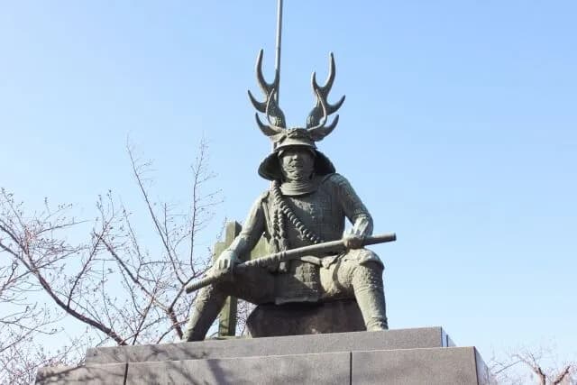 本多忠勝「6mある蜻蛉切を自在に振り回しました」←これ