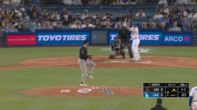 ドジャース・山本由伸に援護点！4回にウィル・スミスのタイムリーツーベースでドジャースが先制！！！！！！！！！！