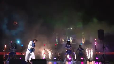 DeNA三浦監督、試合後の石井竜也さんのLIVEを楽しむ