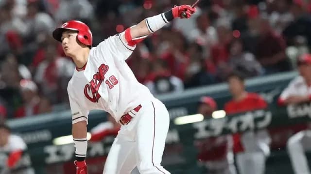 カープ『佐々木(2安打)にバント』の新井采配に賛否。ドラ1のサヨナラ打を見たかったカープファン多数