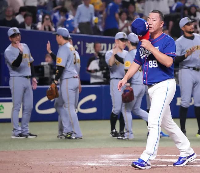 中日・井上一樹監督「オレのもう采配ミスだわ。すべて」 好機に1本出ない責任背負う… 両リーグ最多11度目の完封負け