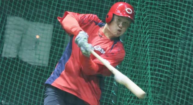 カープ新井監督、打撃不振の小園(.259)に直接指導！「良くないとは感じない。ちょっとしたところ」