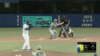 【中日対阪神11回戦】中日・マルテのバント処理…