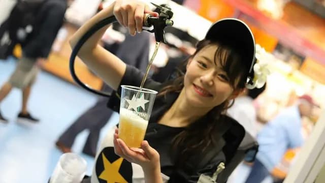 東京ドームビール売り子「カープファンはとにかく飲む」セリーグ6球団ファンの特徴を語る