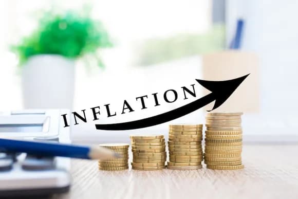 【悲報】経済学「インフレには増税＆利上げやで」日本「減税！金融緩和！」 ←逆張り国家すぎるやろｗｗｗｗｗｗ