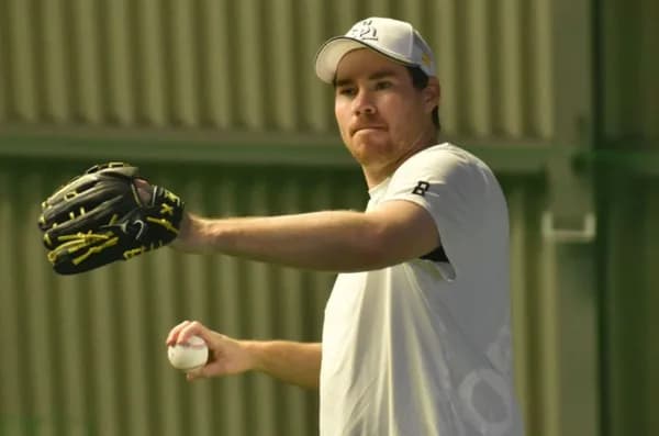 スチュワートが再来日しキャッチボールを再開「（ブルペン入りは）6週間から8週間後」