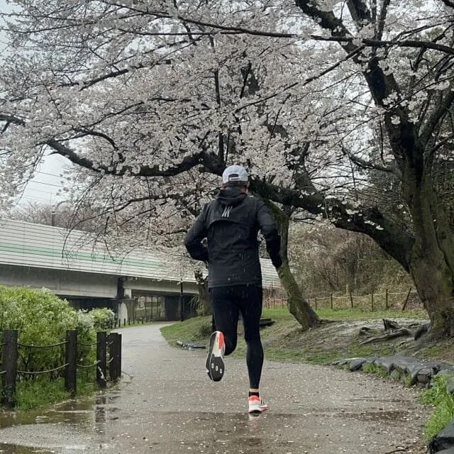 毎日一時間だけジョギングしようと思うんやが何キロくらい走るもんなんや？