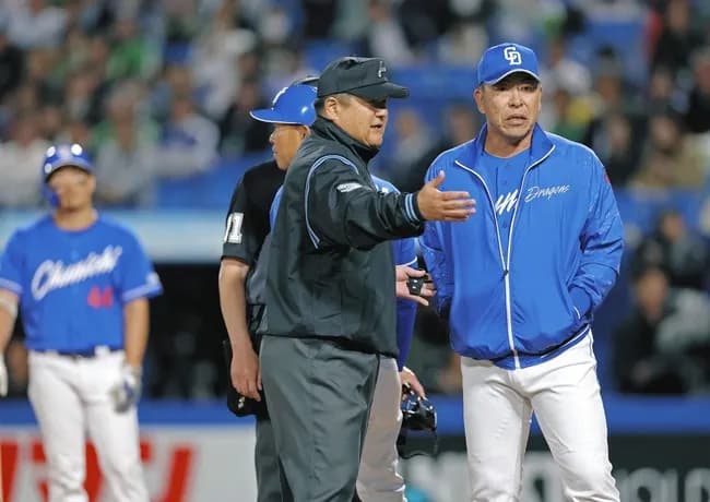 中日井上監督「抗議っていうか『審判団が中で何を観てたのかを知りたいな』と思って」