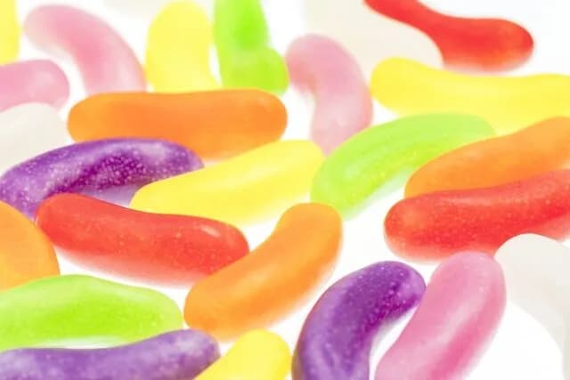 【悲報】ゼリービーンズ1kg、全く減らない