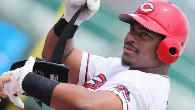 カープモンテロ、阪神村上から先制タイムリー2塁打！チャンスに強い恐怖の6番打者！