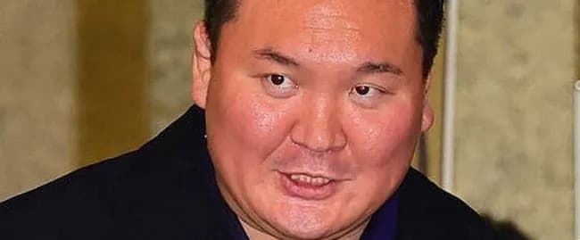 白鵬「格下の照ノ富士ごときの下で親方業続けるのは耐えられない」退職届提出