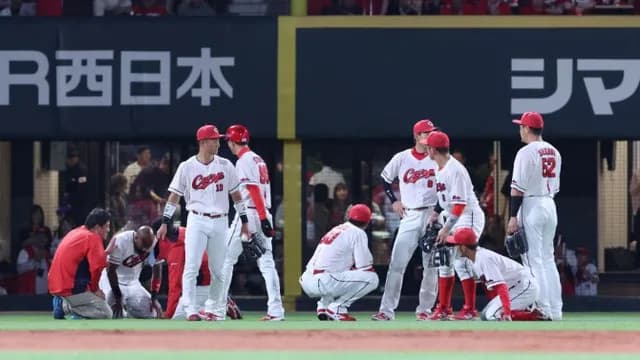 カープ矢野＆ファビ衝突エラーで逆転負け。森下8回1自責！モンテロ適時打×2で反撃も上位打線0安打で敗戦【広島2-5阪神/試合結果】