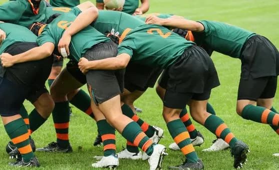 【疑問】ラグビーってアメフトとやってる事ほぼ変わらんのに何でヘルメットしないで大丈夫なん？ｗｗｗｗｗｗｗｗｗｗｗｗｗｗｗｗ