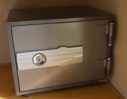 【緊急】親父が死んで金庫から旧一万円札か2000枚くらい束で出てきたんだが