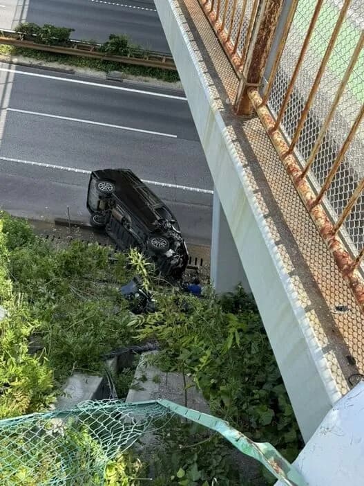浜松市の高速落下男「無免許・他人の車・他人の子供」だった