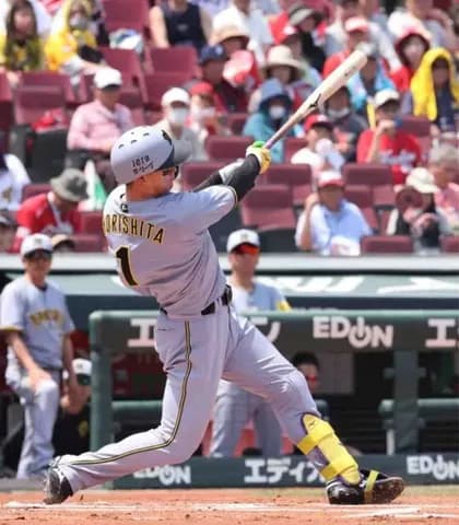 阪神・森下翔太が初回に先制８号２ラン　広島・森から左翼上段席へ
