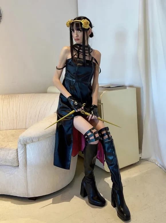【画像】海外女コスプレイヤーさん、スタイルの良さで日本人を圧倒してしまう