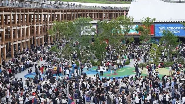 【朗報】大阪万博さん黒字になりそう。チケット毎週50万枚売れる