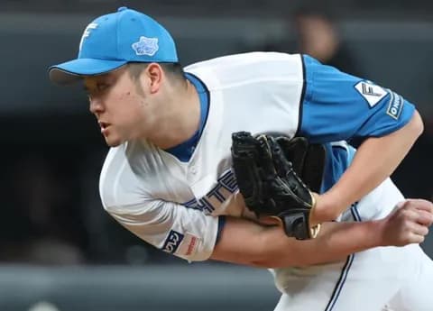 【日本ハム】斎藤友貴哉 158キロの剛腕にXざわつく　先発早期降板の後を受け、急遽火消しで古巣相手に圧巻パフォーマンス