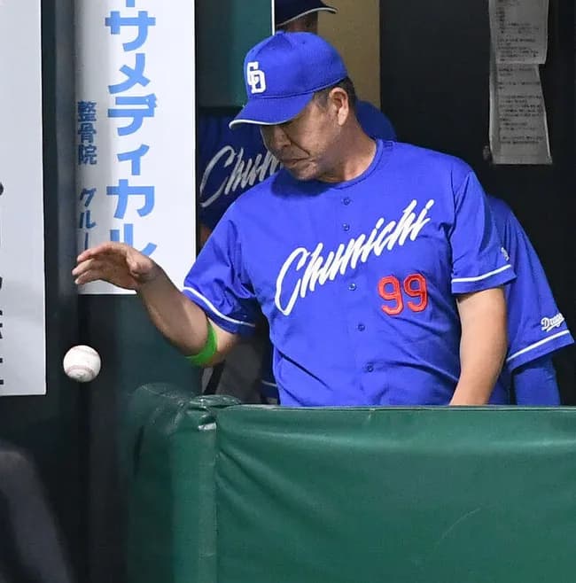 中日井上監督「打った村松も『外野こえた。二塁打だ』じゃなくて、前は見ないと」←村松悪いか？