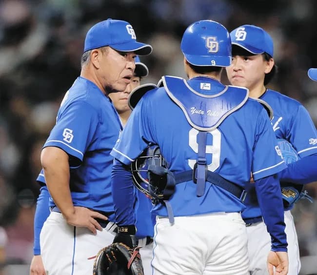 【中日・井上監督語録】「我慢ならんなと思ってマウンドにいった。もうちょっと頭使いなさいよと」５回途中５失点の三浦瑞樹に喝
