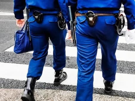 【急募】警察に職質されたことあるニキおる？ｗｗｗｗｗｗｗｗｗｗｗｗｗｗｗｗ