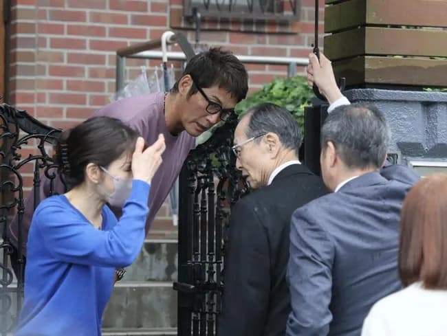 【朗報】長嶋一茂、無事実家の敷居を跨ぐ