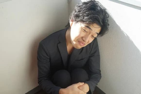 【急募】ニートワイ「お母さんウマ娘描くために色鉛筆と画用紙とルーミス買うから1万円ちょうだい」