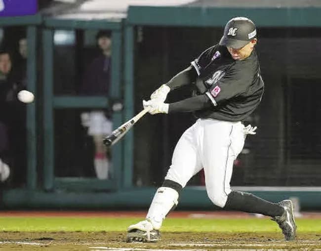 ロッテ「打てる19歳を正捕手にしたら全然勝てなくて最下位です」←やっぱリードって重要なんか？