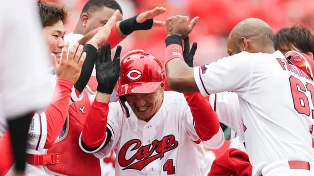 カープ矢野1号HRに新井監督「1、2週間はうるさいと思います(笑)」【監督談話】