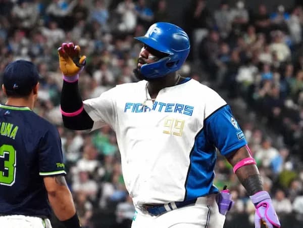 魚雷バット装備レイエス「月間MVP獲って全員焼肉に連れて行く！」