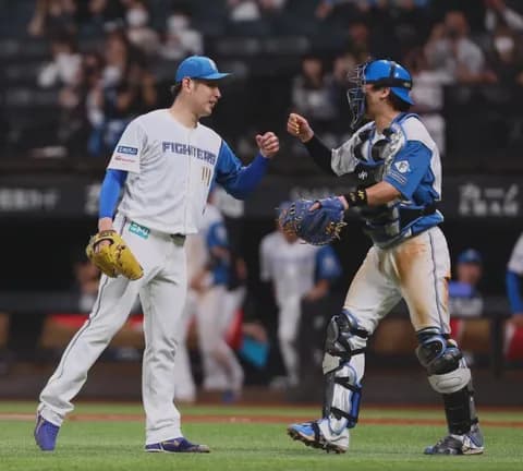 【日本ハム】加藤貴之、今季初完投で４勝目　新庄監督「加藤コーチにお願いして完投してもらいました」