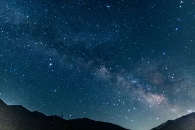 宇宙が何なのかも分からずに生きて死んでいくの怖くね？