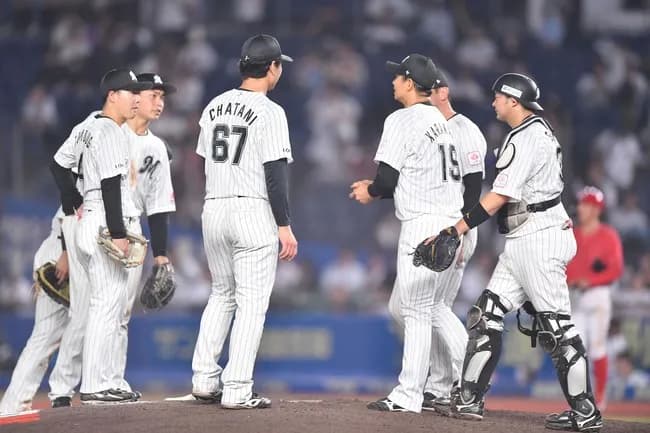 【謎】ロッテ・吉井監督「唐川侑己(36)を回またぎさせたのはこちらの作戦」