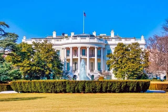 【悲報】日本、アメリカを嫌う人が急増してしまう