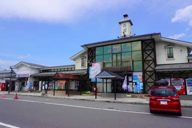 車で寝泊まりする時どこに止めたらええんや？