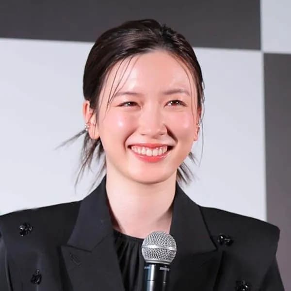 永野芽郁、自宅に引きこもり密着写真の流出犯探しに躍起なり情緒不安定になってしまう
