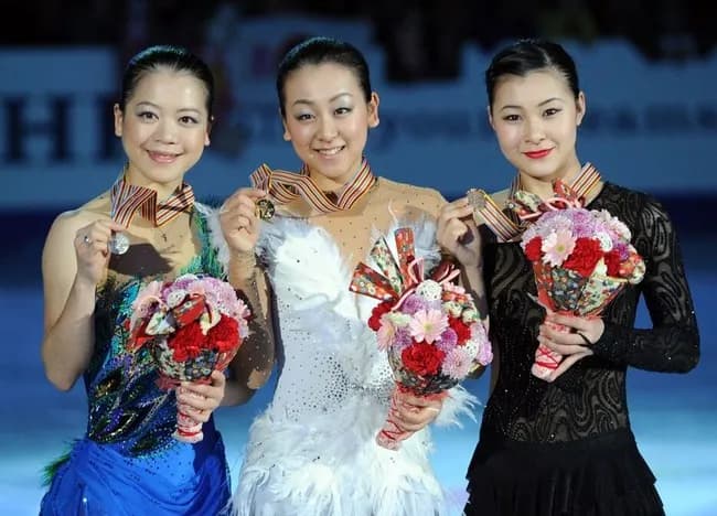 【文春】浅田真央が村上佳菜子をアイスショーから「降板」させていた！《事務所は「信頼関係が崩れた」と事実関係を認める》