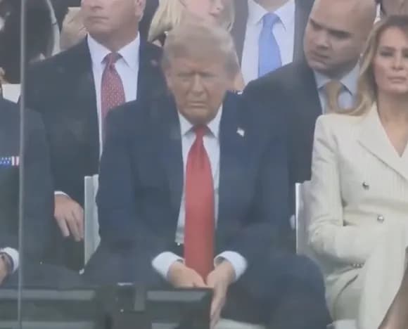 【悲報】トランプ大統領、パレードが上手くいかず泣く「思ってたのと違う・・・・」