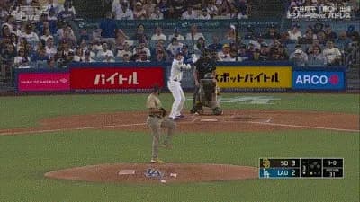 大谷翔平、第二打席で報復死球を受ける…ロバーツ監督は猛抗議で退場処分