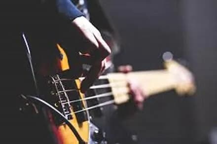 【議論】ベースが一番人気のバンドってある？ｗｗｗｗｗｗ