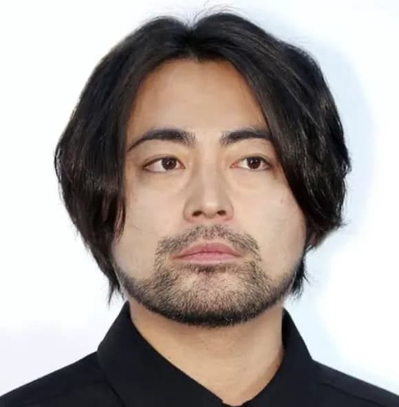 【画像】「山田孝之さんですか？」と362回言われた男が撮られるｗｗｗｗｗｗｗｗ