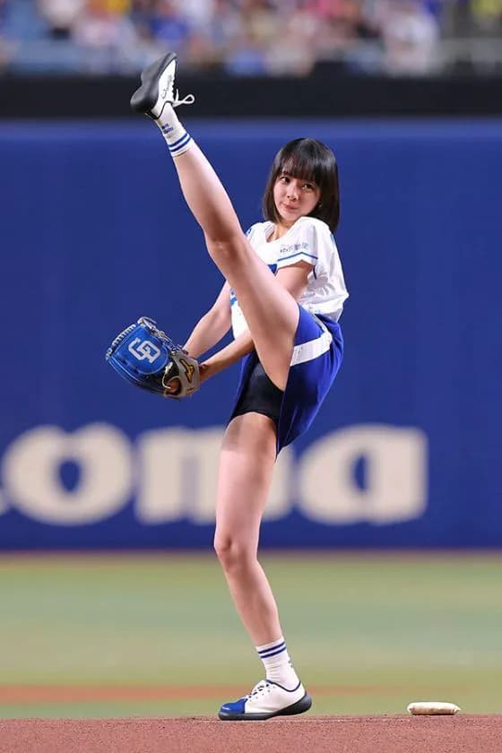 【画像】メディア「岡田紗佳の役満ボディー！」見た結果