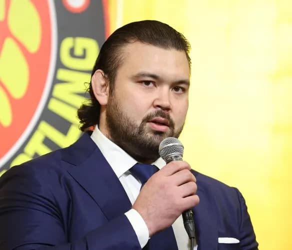 柔道引退ウルフ・アロン、プロレスラーに電撃転向　新日本に入団発表　柔道の五輪金メダリスト初の転身