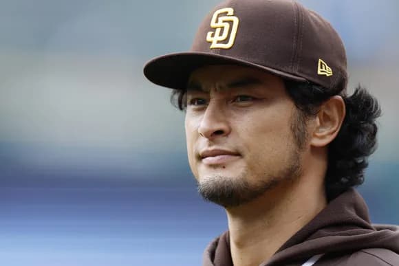 【画像】ダルビッシュ有さん、アレを隠す禁断の髪型に手を染めてしまう・・・・・・・・・