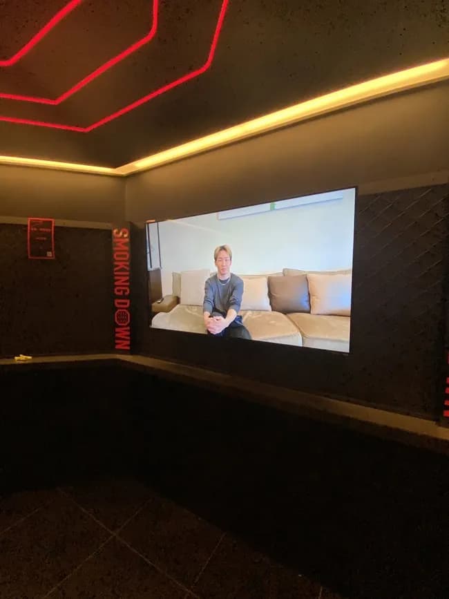 朝倉未来さん、大阪市に無料喫煙所「SMOKING DOWN」を寄付ｗｗｗｗｗｗ